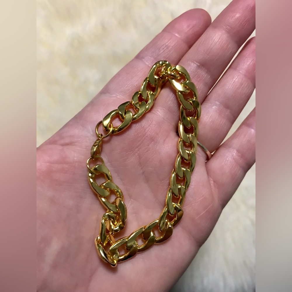 Chunky Link Gold Toned Bracelet - Picture 2 of 3